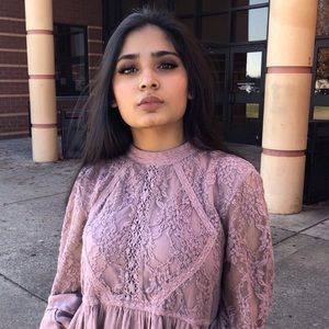 Meet your Posher, Amina